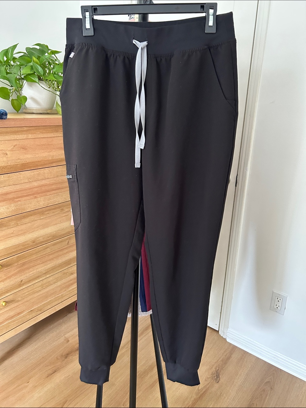 Figs High Waisted Zamora Joggers. Size large. 29” inseam.